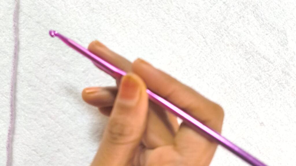 crochet technique, how to hold hook, pencil grip